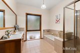 https://images.listonce.com.au/custom/160x/listings/2-glenwood-close-donvale-vic-3111/206/01950206_img_12.jpg?gAZrvp6TosE