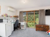 https://images.listonce.com.au/custom/160x/listings/2-grandvalley-drive-chirnside-park-vic-3116/512/01529512_img_14.jpg?b51D6rJyQkY