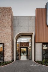 https://images.listonce.com.au/custom/160x/listings/2-grange-avenue-plenty-vic-3090/336/01705336_img_03.jpg?CqO94oNcexg