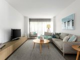 https://images.listonce.com.au/custom/160x/listings/2-grant-avenue-balwyn-vic-3103/753/01718753_img_04.jpg?v-9kSulXyZM