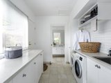 https://images.listonce.com.au/custom/160x/listings/2-grant-avenue-balwyn-vic-3103/753/01718753_img_10.jpg?X3iXmPOb3dY