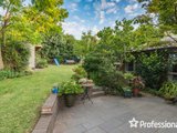 https://images.listonce.com.au/custom/160x/listings/2-great-oak-court-mooroolbark-vic-3138/467/01526467_img_18.jpg?_kVE6gpl5hc