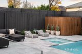 https://images.listonce.com.au/custom/160x/listings/2-greendale-road-glen-iris-vic-3146/850/01935850_img_21.jpg?zhb8Y2-pRtU
