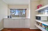 https://images.listonce.com.au/custom/160x/listings/2-hakea-close-greensborough-vic-3088/202/01856202_img_05.jpg?0zJRFNE5J2s