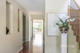 https://images.listonce.com.au/custom/160x/listings/2-hakea-close-greensborough-vic-3088/202/01856202_img_12.jpg?W9x6P2cYOEk