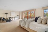 https://images.listonce.com.au/custom/160x/listings/2-hakea-close-greensborough-vic-3088/202/01856202_img_17.jpg?cW6SZVzaqHw