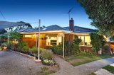 https://images.listonce.com.au/custom/160x/listings/2-iona-court-mount-waverley-vic-3149/028/00367028_img_03.jpg?_VpldPLfKtw