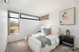 https://images.listonce.com.au/custom/160x/listings/2-isabella-place-kilsyth-vic-3137/433/01768433_img_11.jpg?1gacjaSnoak