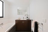 https://images.listonce.com.au/custom/160x/listings/2-isabella-place-kilsyth-vic-3137/433/01768433_img_13.jpg?gmNjKr3KHnM
