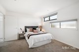 https://images.listonce.com.au/custom/160x/listings/2-isabella-place-kilsyth-vic-3137/652/01977652_img_09.jpg?H9x6ntFoJ6k