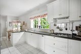https://images.listonce.com.au/custom/160x/listings/2-jayson-avenue-eltham-vic-3095/005/01352005_img_10.jpg?WBPKJltDmNk