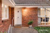 https://images.listonce.com.au/custom/160x/listings/2-jeanette-court-ringwood-east-vic-3135/712/01808712_img_02.jpg?b9qPl_c1zC0