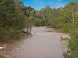 https://images.listonce.com.au/custom/160x/listings/2-judith-avenue-warrandyte-vic-3113/561/01701561_img_17.jpg?g81JO69bsJg