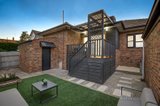 https://images.listonce.com.au/custom/160x/listings/2-kalimna-street-essendon-vic-3040/048/00877048_img_10.jpg?rhNoTog4Ot4