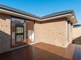 https://images.listonce.com.au/custom/160x/listings/2-kalimna-street-mooroolbark-vic-3138/965/01523965_img_12.jpg?E0581qtEtwU