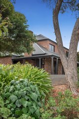 https://images.listonce.com.au/custom/160x/listings/2-keith-court-research-vic-3095/346/01187346_img_19.jpg?vzwUuqhlwKQ