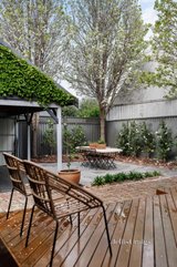 https://images.listonce.com.au/custom/160x/listings/2-kennedy-street-richmond-vic-3121/074/01583074_img_15.jpg?qumeiaTwkfA