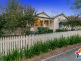 https://images.listonce.com.au/custom/160x/listings/2-kincumber-drive-croydon-vic-3136/543/01529543_img_02.jpg?USx2JM5b0SI