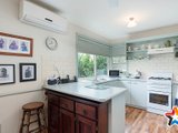 https://images.listonce.com.au/custom/160x/listings/2-kincumber-drive-croydon-vic-3136/543/01529543_img_04.jpg?VNVpbtwpYlg