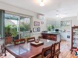 https://images.listonce.com.au/custom/160x/listings/2-kincumber-drive-croydon-vic-3136/543/01529543_img_05.jpg?sEOsoOGnpa0