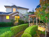 https://images.listonce.com.au/custom/160x/listings/2-kingswood-rise-box-hill-south-vic-3128/614/01684614_img_09.jpg?h12cgsOAEe4