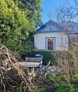 https://images.listonce.com.au/custom/160x/listings/2-lake-road-daylesford-vic-3460/461/01834461_img_09.jpg?3f81RGnXOR8