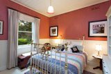 https://images.listonce.com.au/custom/160x/listings/2-lake-road-daylesford-vic-3460/846/01723846_img_05.jpg?y-J3mss-pUI