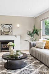 https://images.listonce.com.au/custom/160x/listings/2-landen-avenue-glen-waverley-vic-3150/986/01820986_img_04.jpg?L2_hJLQD9rw