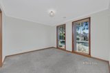 https://images.listonce.com.au/custom/160x/listings/2-lapwing-road-south-morang-vic-3752/419/01533419_img_03.jpg?A4sDjsViSro