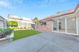 https://images.listonce.com.au/custom/160x/listings/2-lapwing-road-south-morang-vic-3752/419/01533419_img_14.jpg?UIzQjgttxe8