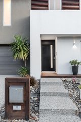 https://images.listonce.com.au/custom/160x/listings/2-leary-avenue-bentleigh-east-vic-3165/867/01529867_img_02.jpg?kC7UeI-o3hM