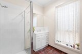 https://images.listonce.com.au/custom/160x/listings/2-lein-court-highton-vic-3216/618/01698618_img_06.jpg?aTclrIEwpqU