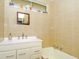 https://images.listonce.com.au/custom/160x/listings/2-leura-court-corio-vic-3214/250/01699250_img_04.jpg?SKo0kxr0TNw