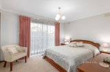 https://images.listonce.com.au/custom/160x/listings/2-locarno-court-mulgrave-vic-3170/116/01702116_img_09.jpg?1Vs1-7KMOuU