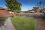 https://images.listonce.com.au/custom/160x/listings/2-locarno-court-mulgrave-vic-3170/116/01702116_img_12.jpg?3LSyebiRnTY