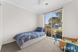 https://images.listonce.com.au/custom/160x/listings/2-lowry-crescent-miners-rest-vic-3352/011/01892011_img_12.jpg?3DMiAr4FK0k