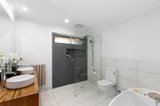 https://images.listonce.com.au/custom/160x/listings/2-lynwood-crescent-lower-plenty-vic-3093/038/01704038_img_07.jpg?2vnR7NQZzg0