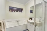 https://images.listonce.com.au/custom/160x/listings/2-madison-boulevard-mitcham-vic-3132/276/00376276_img_06.jpg?hfS798bf7ak