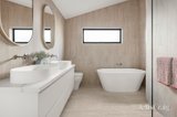 https://images.listonce.com.au/custom/160x/listings/2-mary-street-prahran-vic-3181/989/01947989_img_07.jpg?Co62JvLVl4w