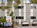 https://images.listonce.com.au/custom/160x/listings/2-mckenzie-street-doncaster-east-vic-3109/697/01671697_img_12.jpg?NWXMFQ6BdjU