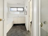 https://images.listonce.com.au/custom/160x/listings/2-mcmillan-avenue-geelong-vic-3220/664/01931664_img_07.jpg?e3MBkAhhpSw