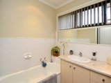 https://images.listonce.com.au/custom/160x/listings/2-mcmillan-avenue-geelong-vic-3220/959/01698959_img_08.jpg?UEc6R-IzQ4w