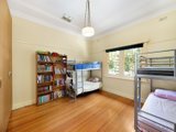 https://images.listonce.com.au/custom/160x/listings/2-mcmillan-street-elsternwick-vic-3185/471/01794471_img_06.jpg?P_KMHzyil9M