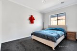 https://images.listonce.com.au/custom/160x/listings/2-melville-avenue-wallan-vic-3756/100/01648100_img_09.jpg?Hsjl94SYLq8