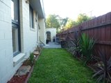 https://images.listonce.com.au/custom/160x/listings/2-moana-drive-mooroolbark-vic-3138/704/01641704_img_08.jpg?tlwMRn9wHmM