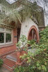 https://images.listonce.com.au/custom/160x/listings/2-mountain-grove-kew-vic-3101/051/01341051_img_03.jpg?ID7dm5vyZOA