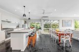 https://images.listonce.com.au/custom/160x/listings/2-mountainview-close-croydon-hills-vic-3136/525/01274525_img_02.jpg?wouS6ldwQyI