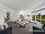 https://images.listonce.com.au/custom/160x/listings/2-nandina-close-warranwood-vic-3134/717/01525717_img_02.jpg?_74M9Vt2f6w