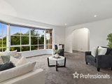 https://images.listonce.com.au/custom/160x/listings/2-nandina-close-warranwood-vic-3134/717/01525717_img_03.jpg?WCZdXmkkxck