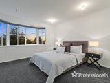 https://images.listonce.com.au/custom/160x/listings/2-nandina-close-warranwood-vic-3134/717/01525717_img_11.jpg?BDcxkXlOUak